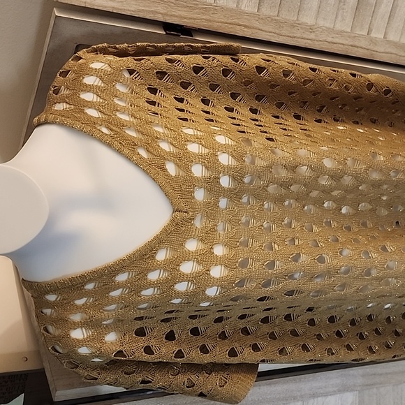 CW Classics brand Gold Tunic - Picture 2 of 9